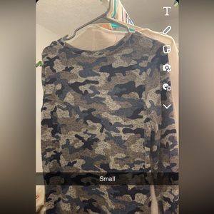 Long sleeve. Unsure of the original price so setting as zero.